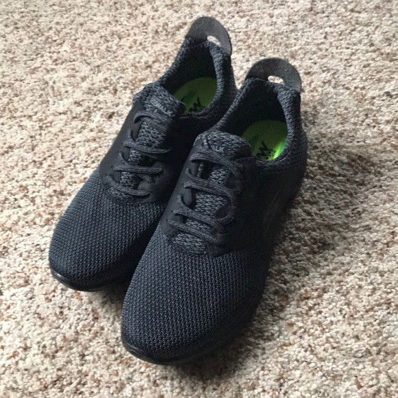 skechers yoga sneakers